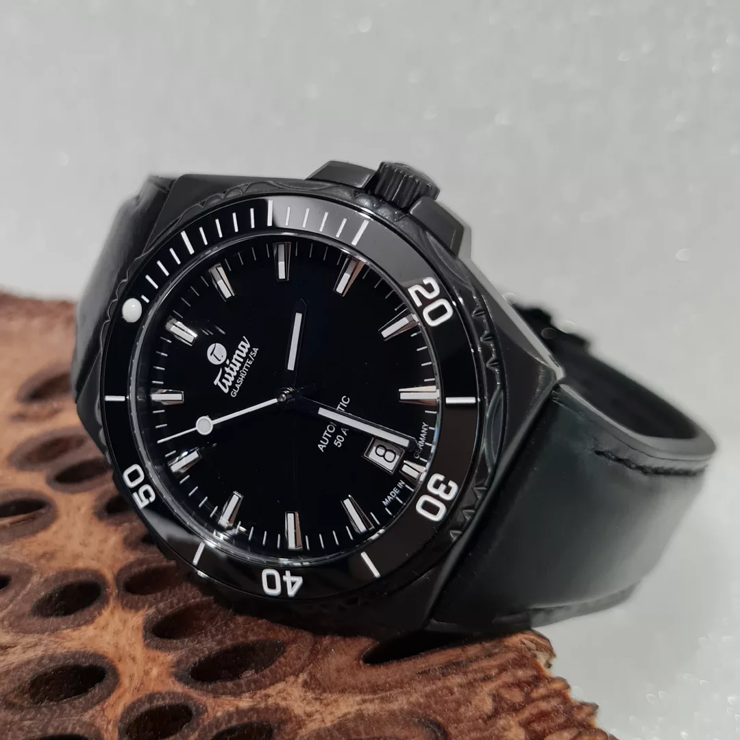 M2 Seven Seas S - 40mm - Black 6156-01
