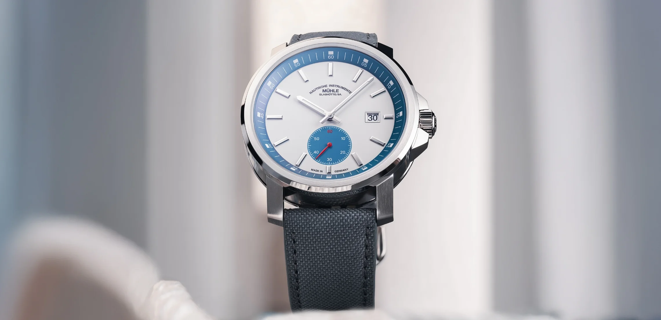 NEW: M&uuml;hle-Glash&uuml;tte releases the new 29er Big Small Second White - Define Watches