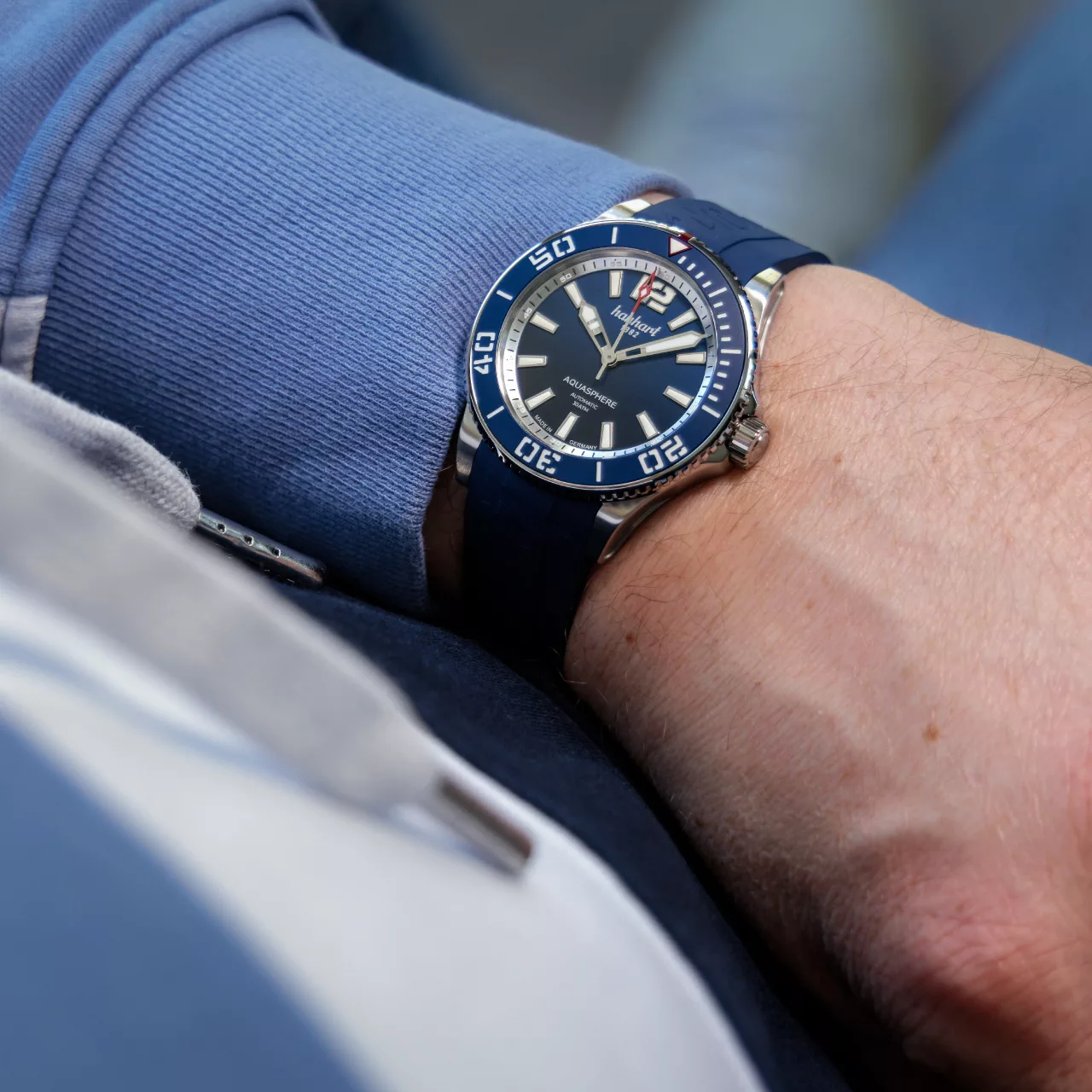 NEW: Hanhart Aquasphere Ocean Fade – Blue: Colour, Depth, and Capability Combined - Define Watches NEW: Hanhart Aquasphere Ocean Fade – Blue: Colour, Depth, and Capability Combined - Define Watches