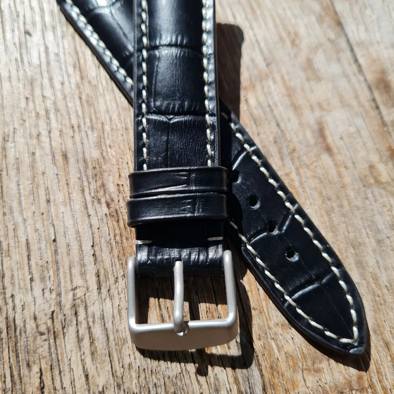 RIOS Handmade Black cowhide, croc print white stitch