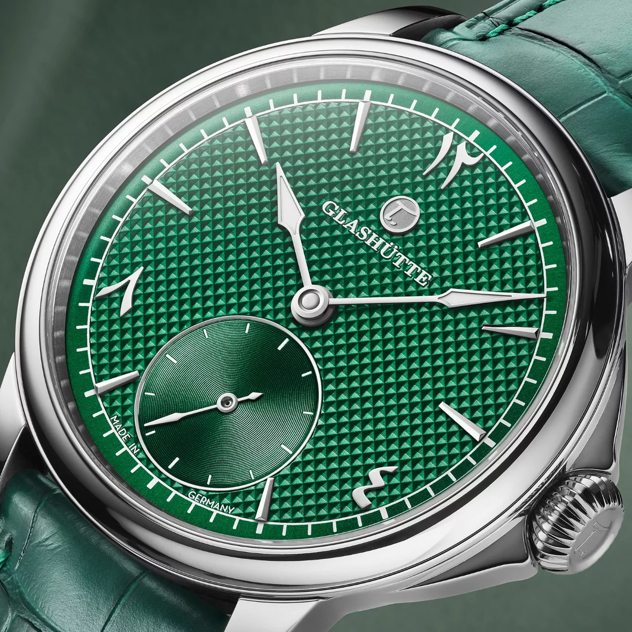 NEW: Join us as we take a look at Tutima's new Patria Evergreen - Define Watches