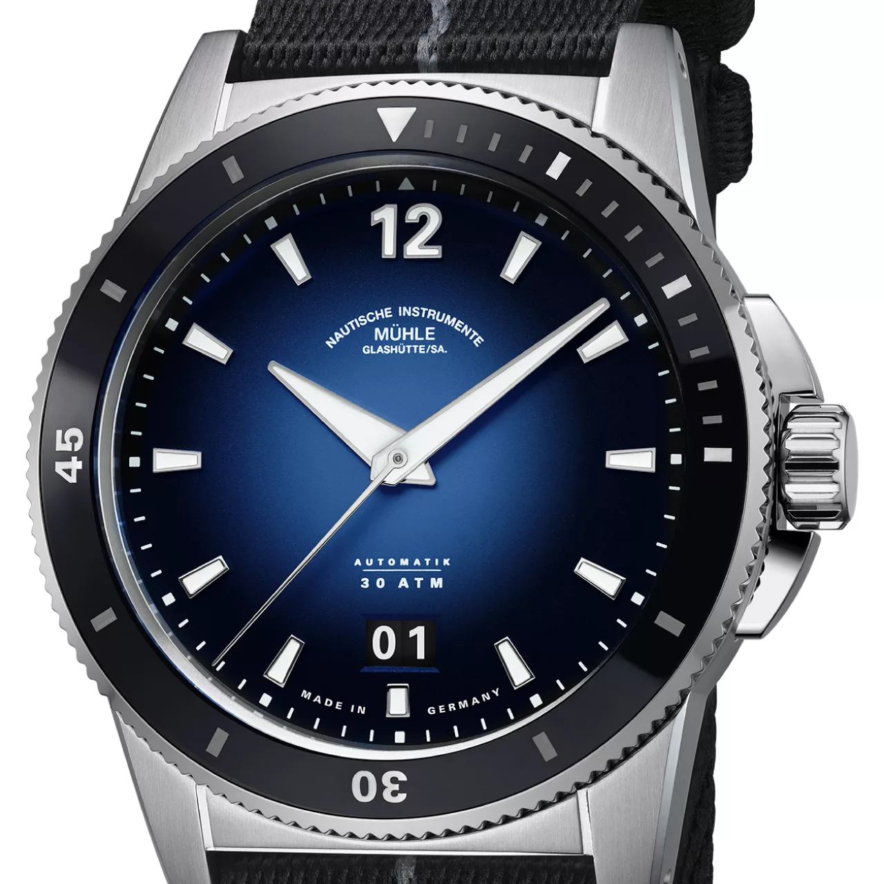 NEW: Let's look at Mühle-Glashütte's new Sportivo Big Date Blue - Define Watches NEW: Let's look at Mühle-Glashütte's new Sportivo Big Date Blue - Define Watches