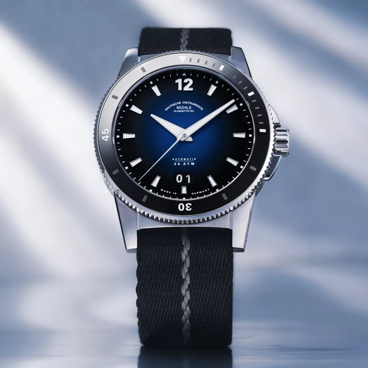 NEW: Let's look at Mühle-Glashütte's new Sportivo Big Date Blue - Define Watches NEW: Let's look at Mühle-Glashütte's new Sportivo Big Date Blue - Define Watches