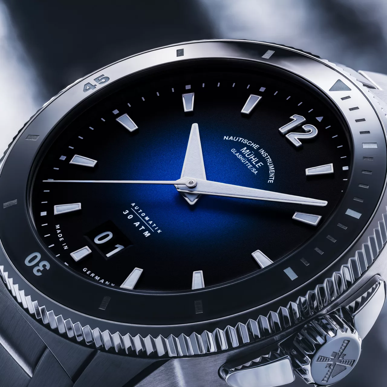 NEW: Let's look at Mühle-Glashütte's new Sportivo Big Date Blue - Define Watches NEW: Let's look at Mühle-Glashütte's new Sportivo Big Date Blue - Define Watches