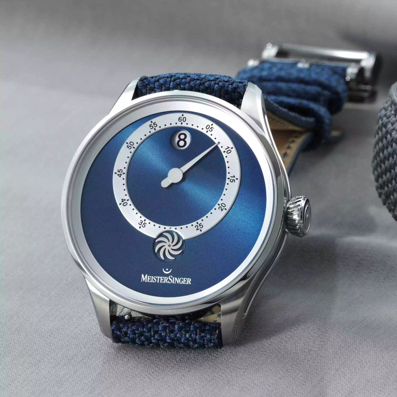 MeisterSinger Panthero Jumping Hour - Sunburst Blue (PTJH917)