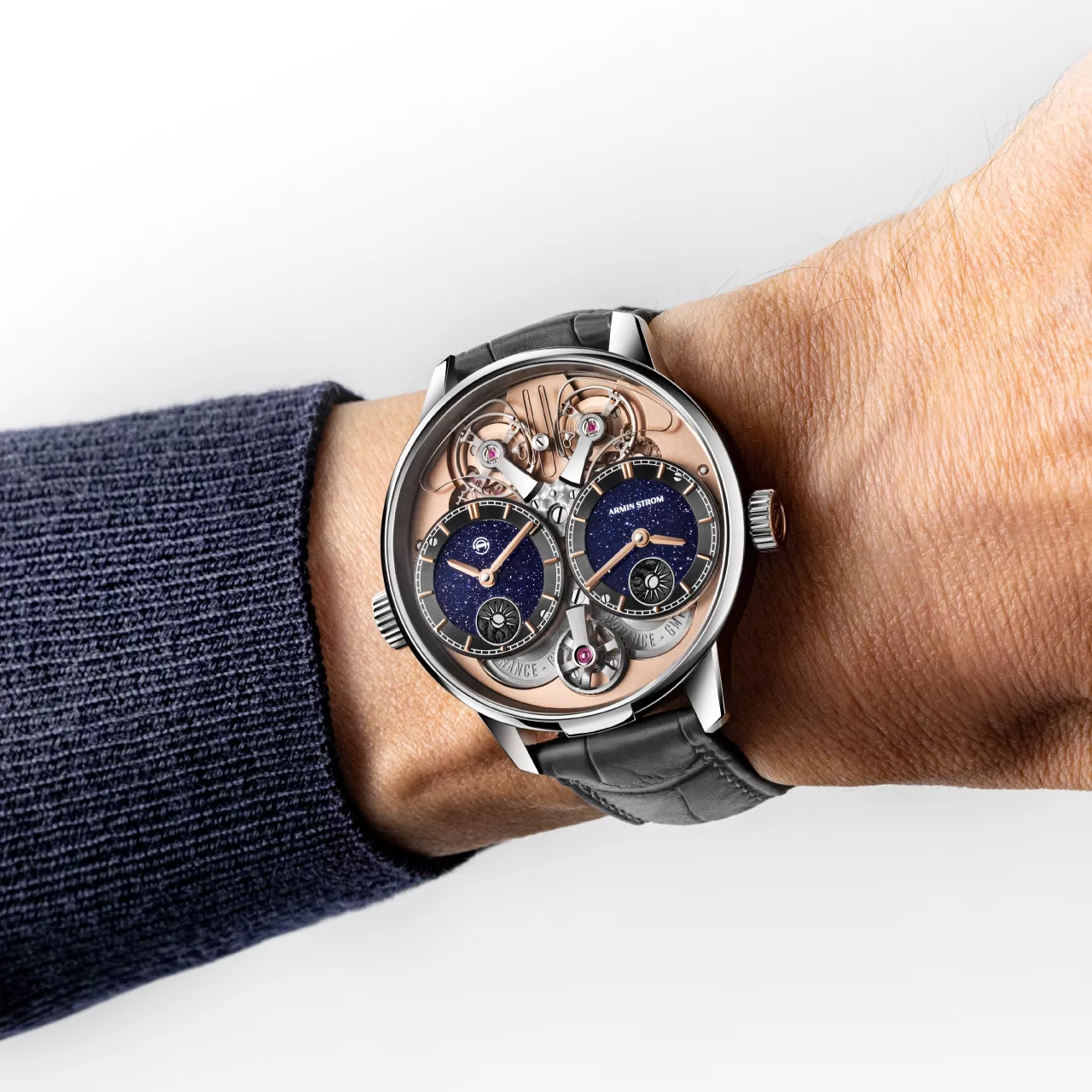 NEW: Armin Strom Dual Time GMT Resonance Aventurine: A Celestial Take on Mechanical Synchrony - Define Watches NEW: Armin Strom Dual Time GMT Resonance Aventurine: A Celestial Take on Mechanical Synchrony - Define Watches