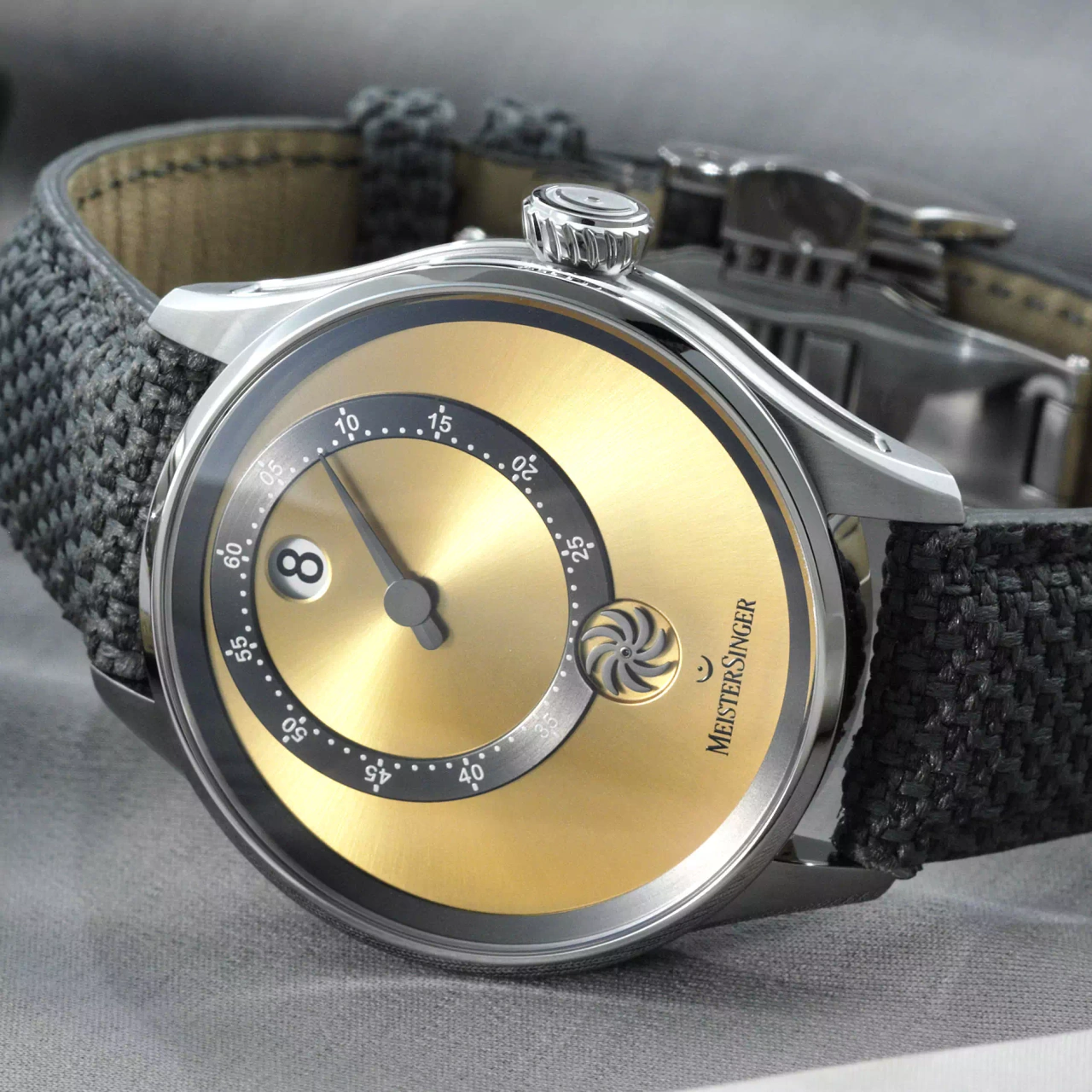 MeisterSinger Panthero Jumping Hour - Sunburst Golden Yellow (PTJH935)