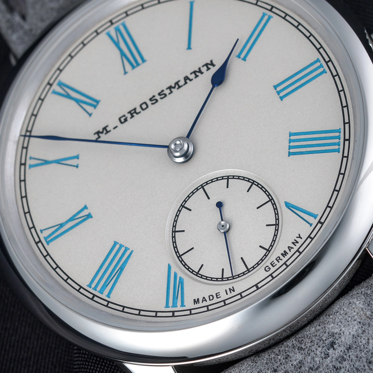 Moritz Grossmann TEFNUT 36 Silver-Plated by Friction Turquoise Blue