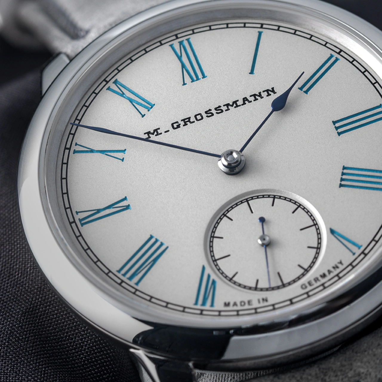 Moritz Grossmann TEFNUT 36 Silver-Plated by Friction Turquoise Blue